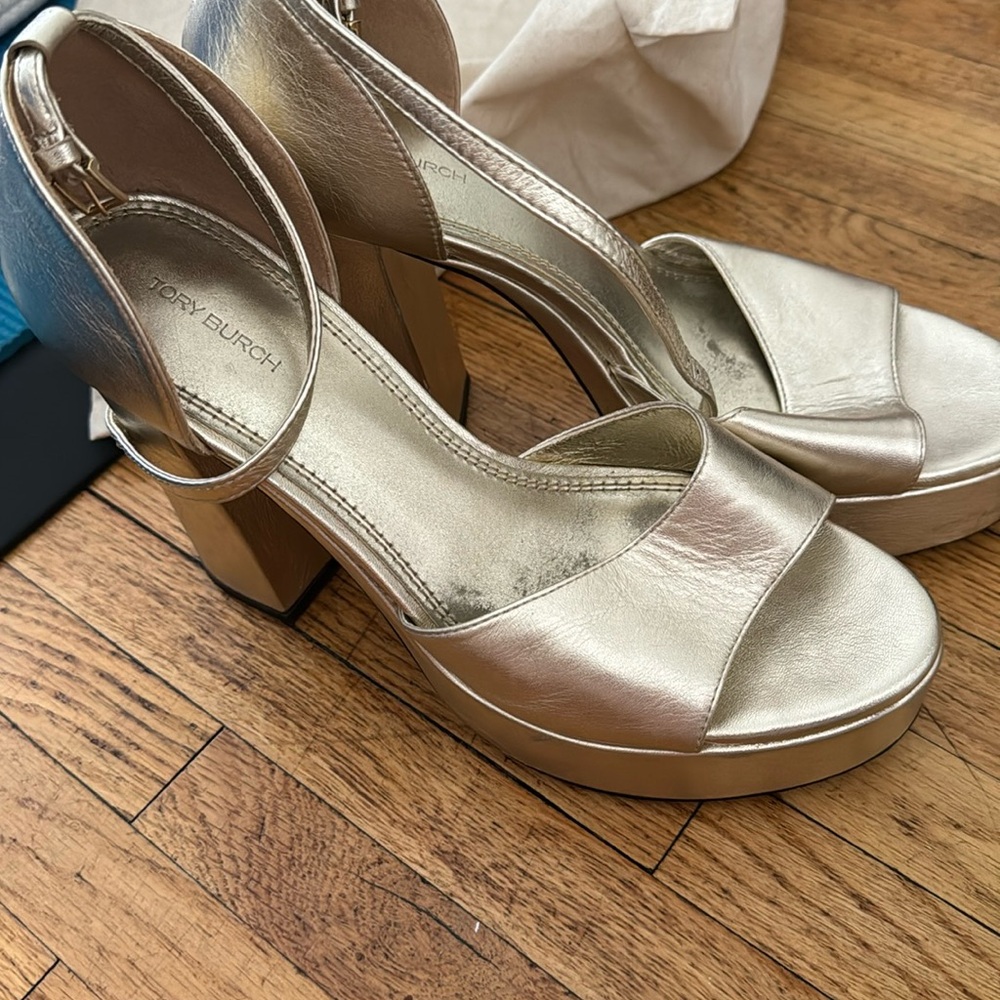 Tory Burch Platform Gold heels